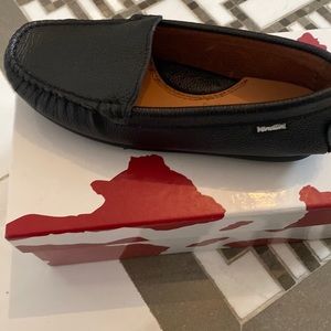 Brand new Vennitini loafers black new in box size 30